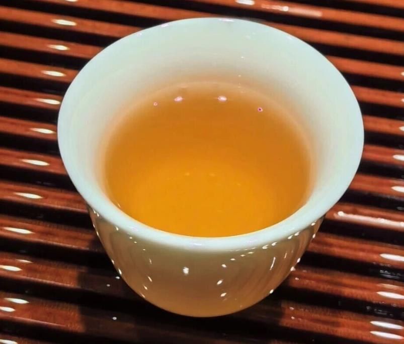 Búp tím cây cổ thụ Vân Nam